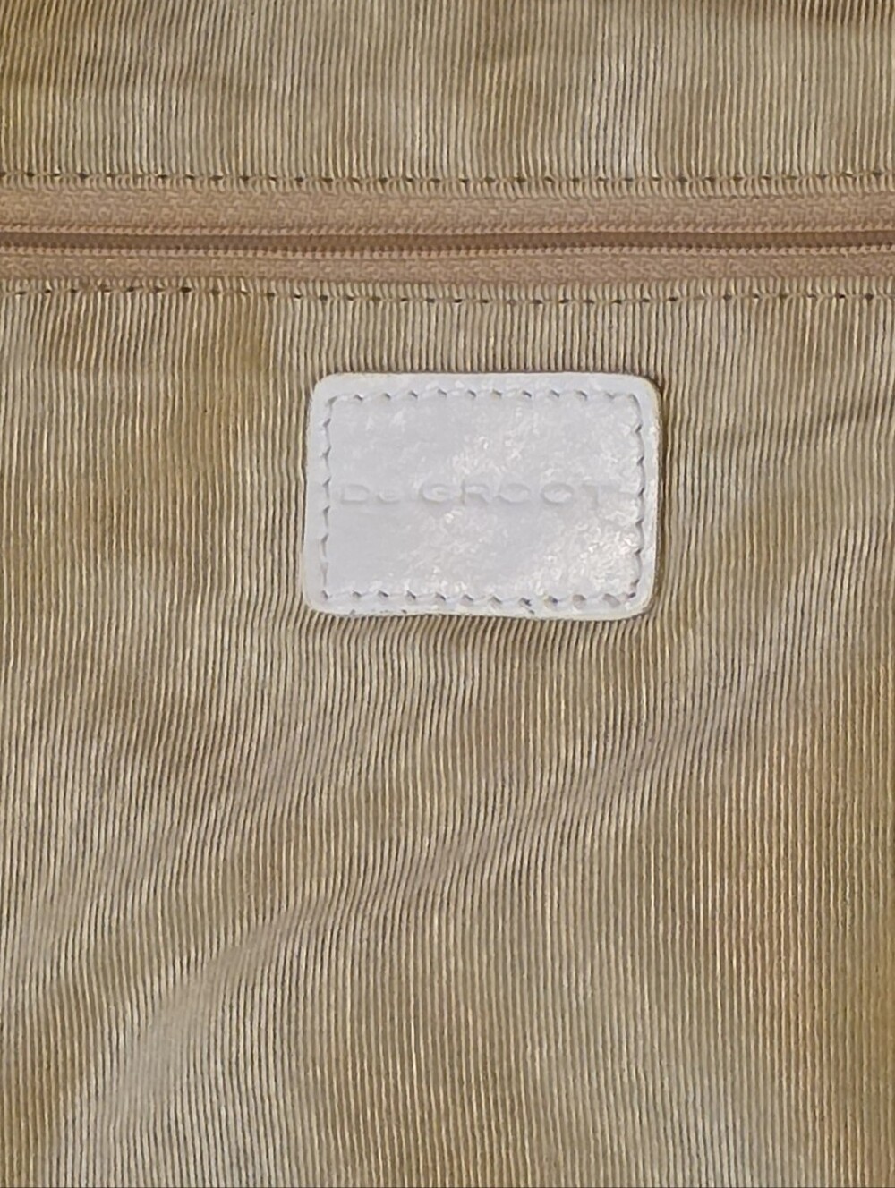 Y2K Vintage Rare Mussio DeGroot White Patent Leather Large Grommet Hobo Bag - Picture 3 of 17